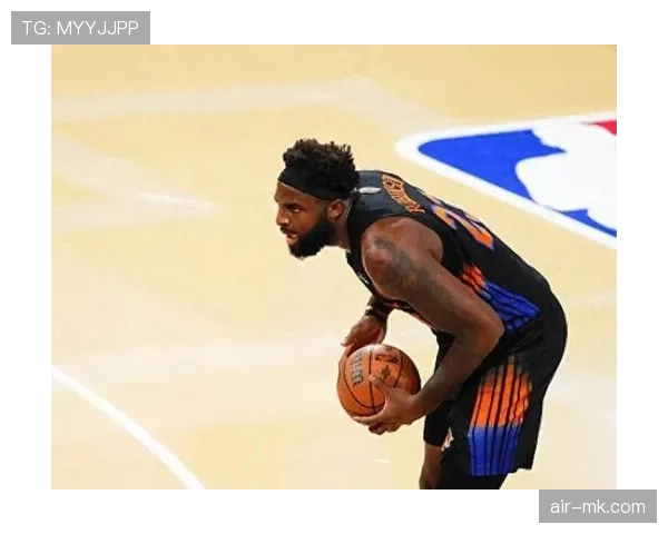 罗宾逊狂揽篮板引爆全场，内线统治力再升级