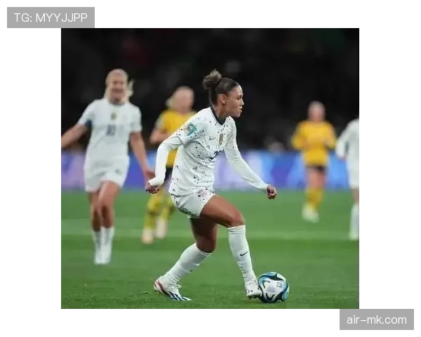 瑞典女足世界杯表现稳健，球队展现非凡实力与团结精神