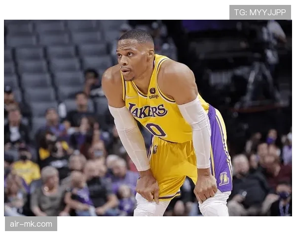 戴维斯边路站位战术解析 戴维斯边路站位战术解析