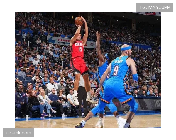 里德·谢泼德无球跑动拉开内线空档，胜过持球组织